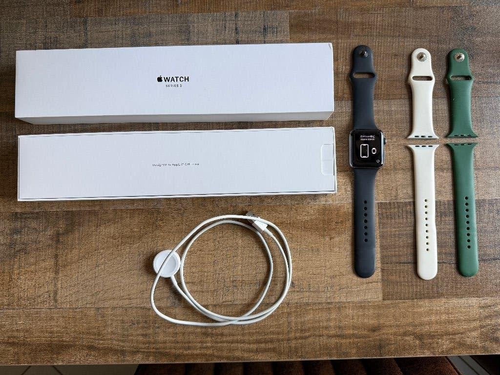 Apple Watch Series 3 42mm Space Gray Aluminium, Gebruikt, Zwart, IOS, Ophalen of Verzenden