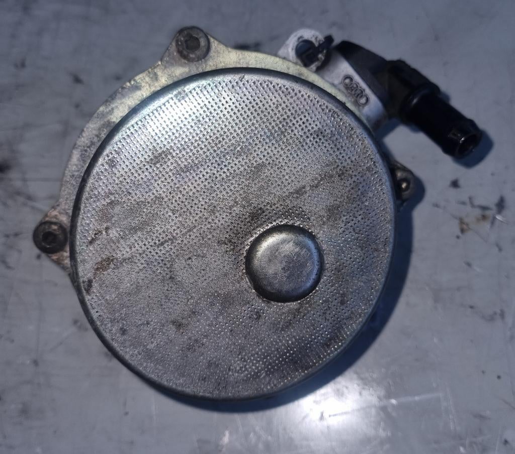 Vacuumpomp Audi A4 2.5 TDI V6 24V 2002 057145100C, Ophalen of Verzenden