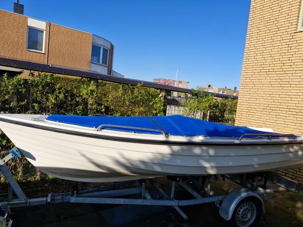 Höga HR 470 visboot met trailer en 4pk BB motor, Watersport en Boten, Vis- en Consoleboten, Ophalen, Gebruikt, Tot 10 pk, 3 tot 6 meter