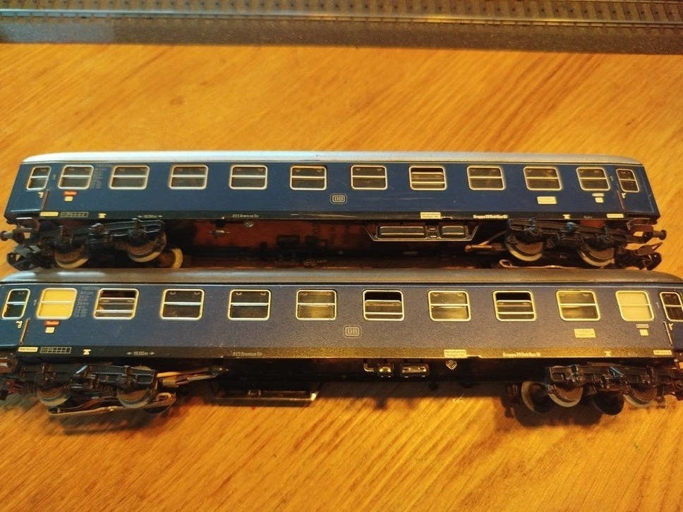 marklin DB rijtuigen met verlichting en sluitverichting, Hobby en Vrije tijd, Gebruikt, Gelijkstroom, Wagon, Ophalen of Verzenden