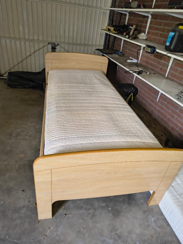 Seniorenbed elektrische verstelbaar 90x200 cm, Ophalen, Verstelbaar, 90 cm, Eenpersoons
