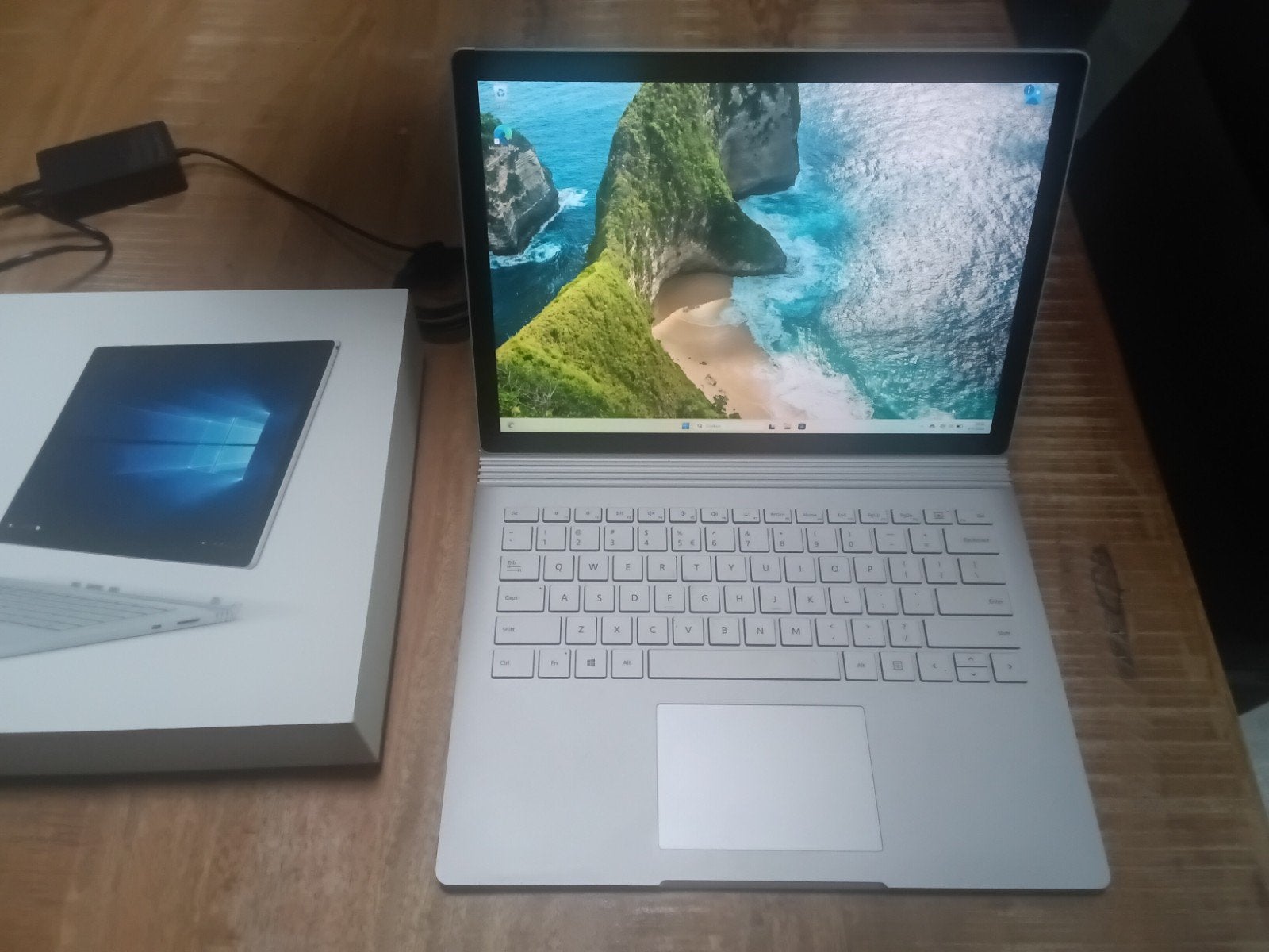 Surface Book 2 met nieuwe accu, Computers en Software, Ophalen of Verzenden, 13 inch, 2 tot 3 Ghz, SSD