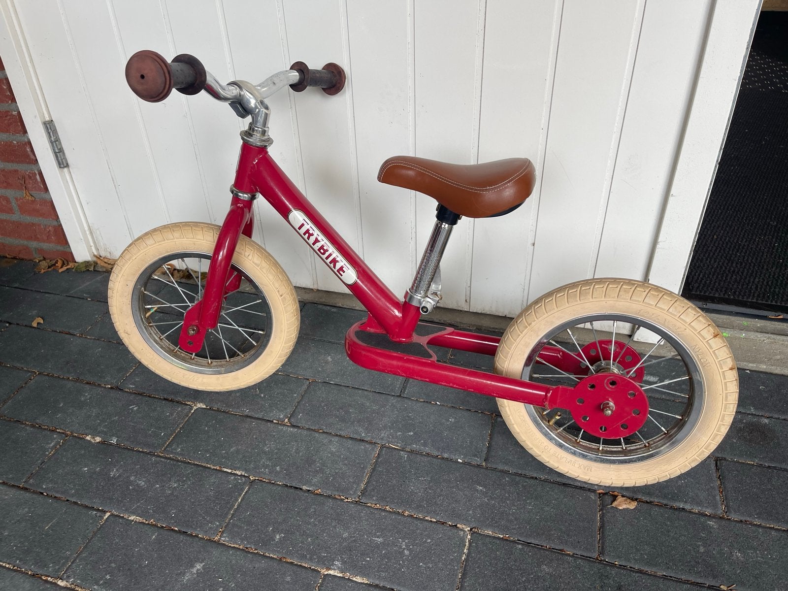 Trybike loopfiets rood - 2-in-1 loopfiets, Fietsen en Brommers, Ophalen of Verzenden, Gebruikt, Minder dan 16 inch