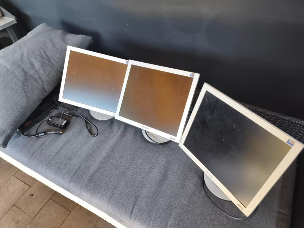 3x Samsung SyncMaster 173P monitoren (17 inch), Computers en Software, Monitoren, Ophalen, Gebruikt, Kantelbaar, Samsung