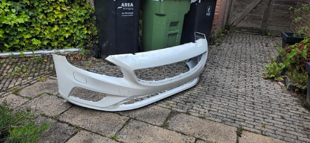 Volvo S60/V60 R-design bumper 31383136, Auto-onderdelen, Carrosserie en Plaatwerk, Ophalen, Gebruikt, Voor, Volvo