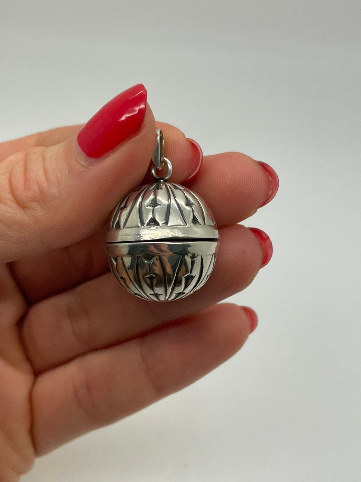 E497 Prachtige zilveren hanger pomander reukdoos, Ophalen of Verzenden, Zilver, Hanger