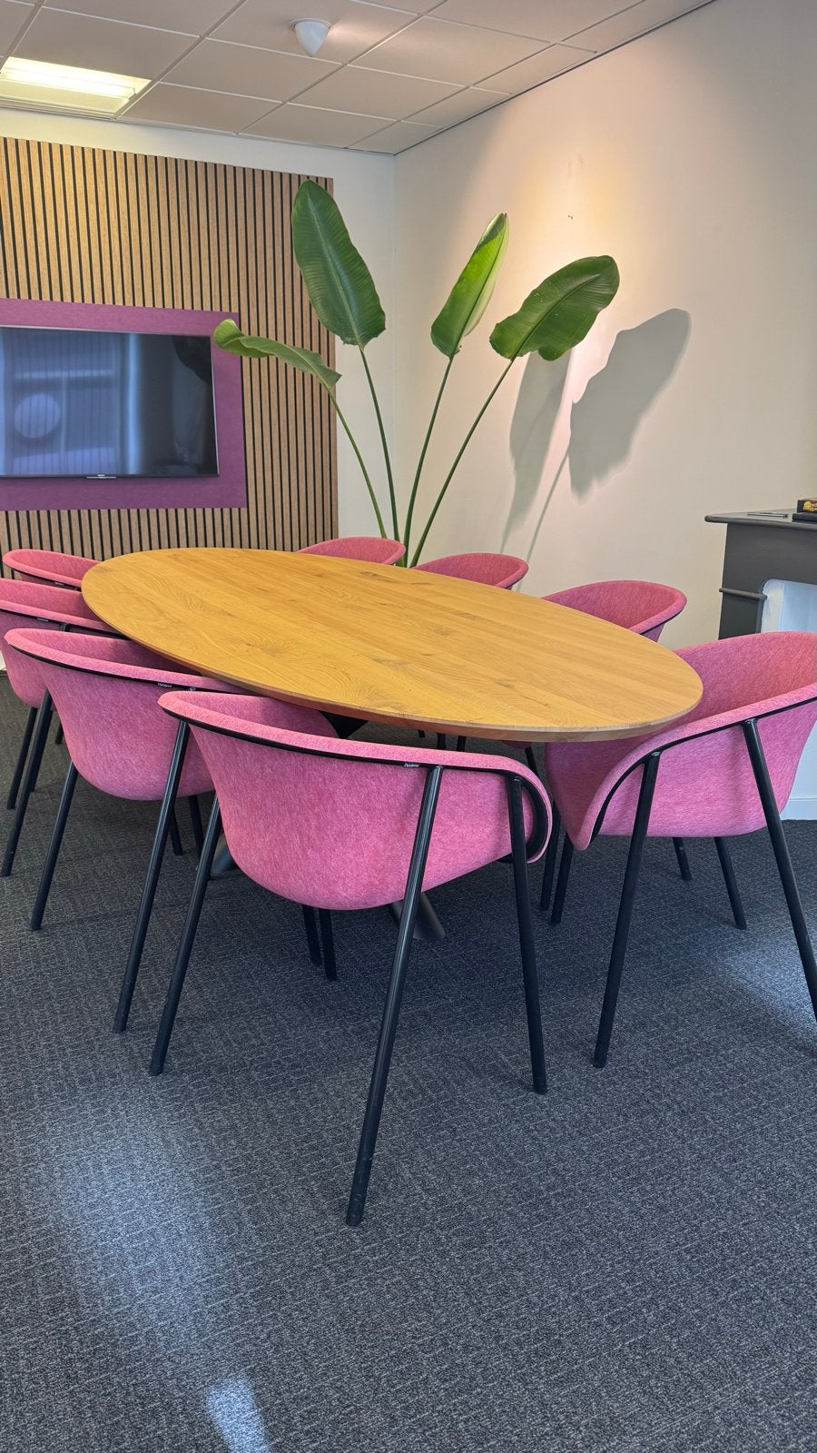 Ovale eikenhouten eettafel met metalen onderstel, Ophalen, 100 tot 150 cm, Eikenhout, 200 cm of meer