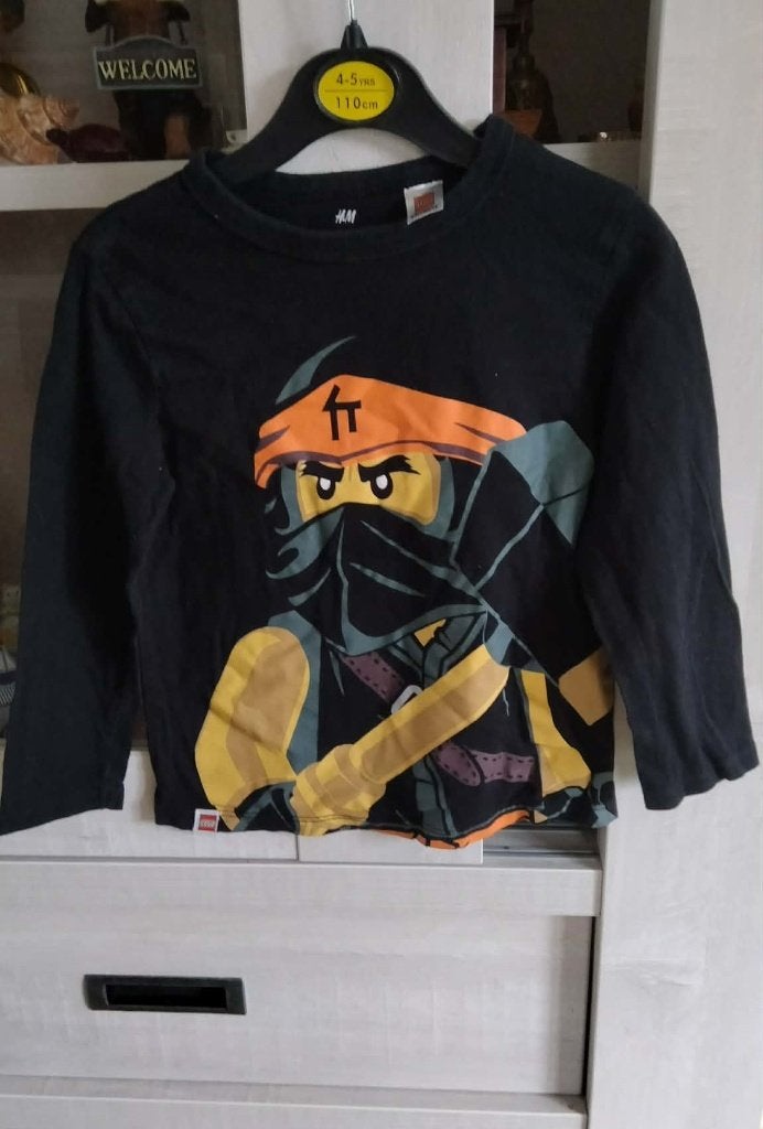 zwarte longsleeve Lego Ninjago H & M maat 98 - 104, H&M, Ophalen of Verzenden, Zo goed als nieuw, Shirt of Longsleeve