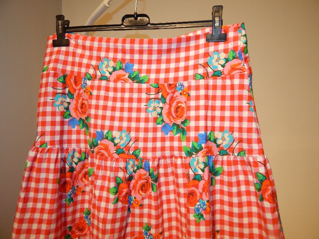 Tante Betsy leuke ruiten rok uitlopend bloemen kleur XL, Tante Betsy, Maat 46/48 (XL) of groter, Zo goed als nieuw, Knielengte