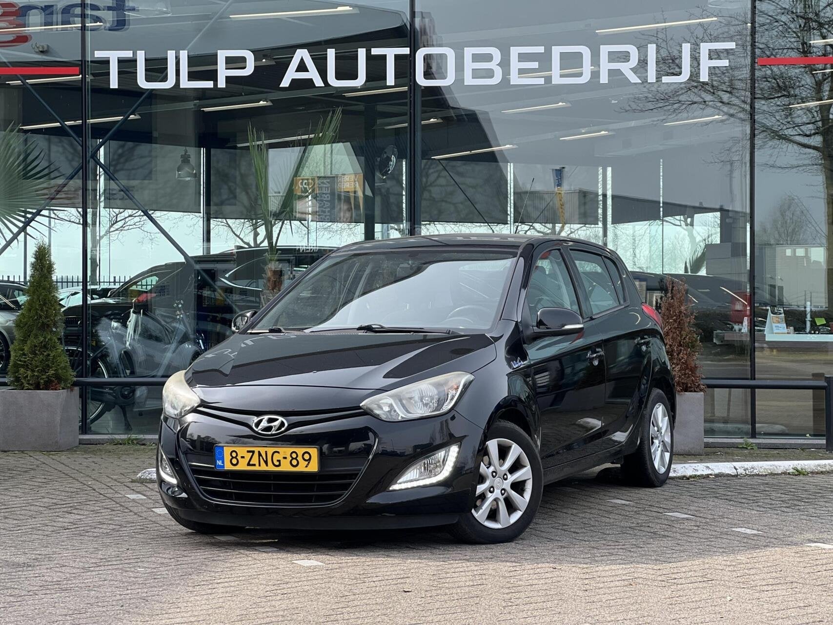 Hyundai i20 1.2i i-Deal 5Deurs Airco Radio/CD/Bluetooth, Auto's, Euro 5, Gebruikt, 4 cilinders, Zwart