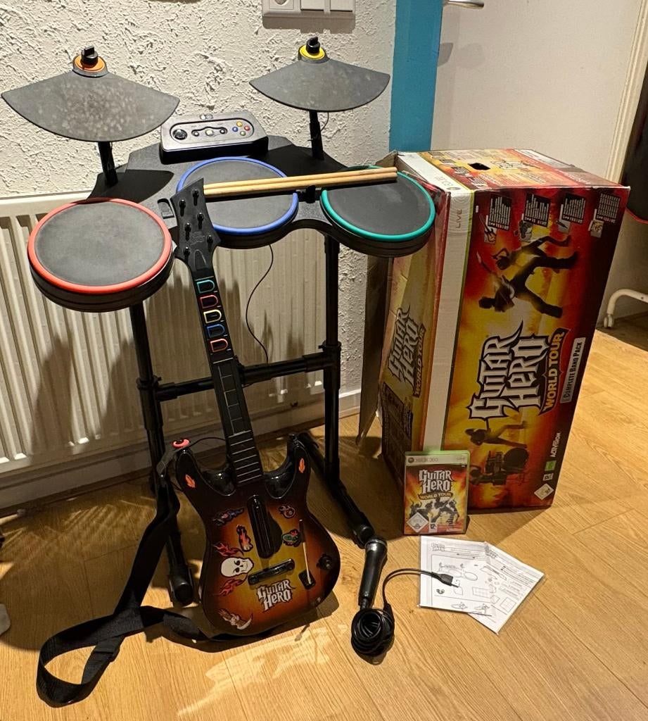 Guitar Hero World Tour Complete Band Pack (Xbox 360), Muziek, Gebruikt, Ophalen of Verzenden, Eén computer