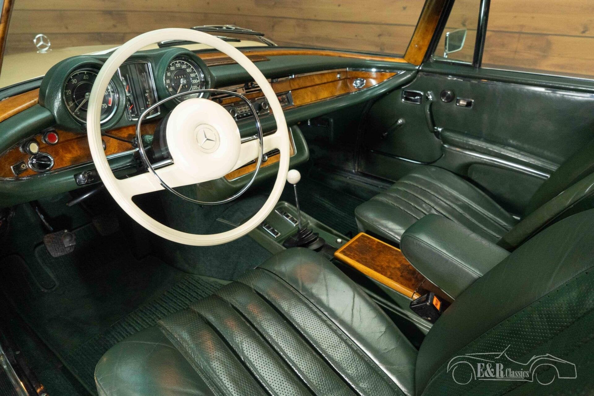 Mercedes 280 SE 3.5 Coupé | 1970, Auto's, Oldtimers, Lederen bekleding, Achterwielaandrijving, 4 stoelen, Beige