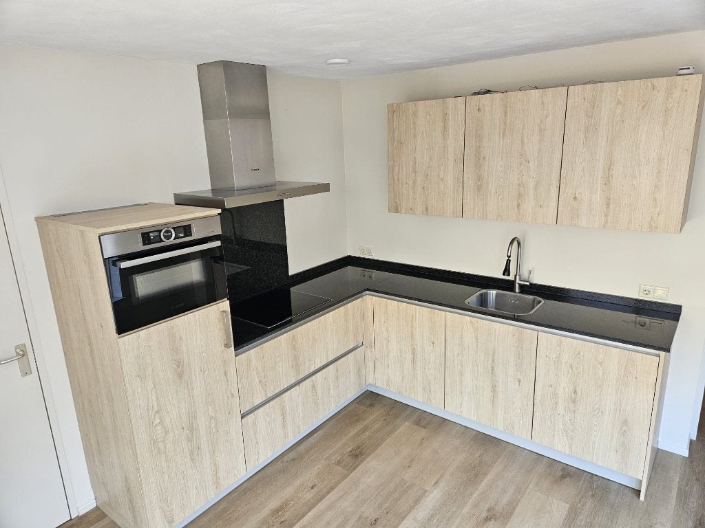 Complete keuken met Bosch inbouwapparatuur, Ophalen, Overige kleuren, Hoekkeuken, Graniet of Steen