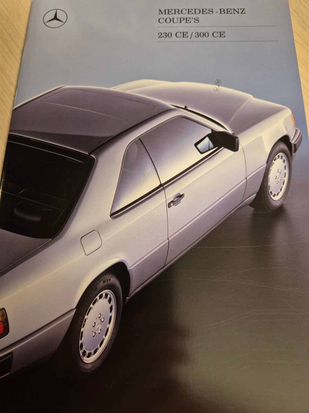 dikke NL Mercedes 230CE 300CE COUPÉS w124 folder als nieuw, Ophalen of Verzenden, Zo goed als nieuw, Mercedes