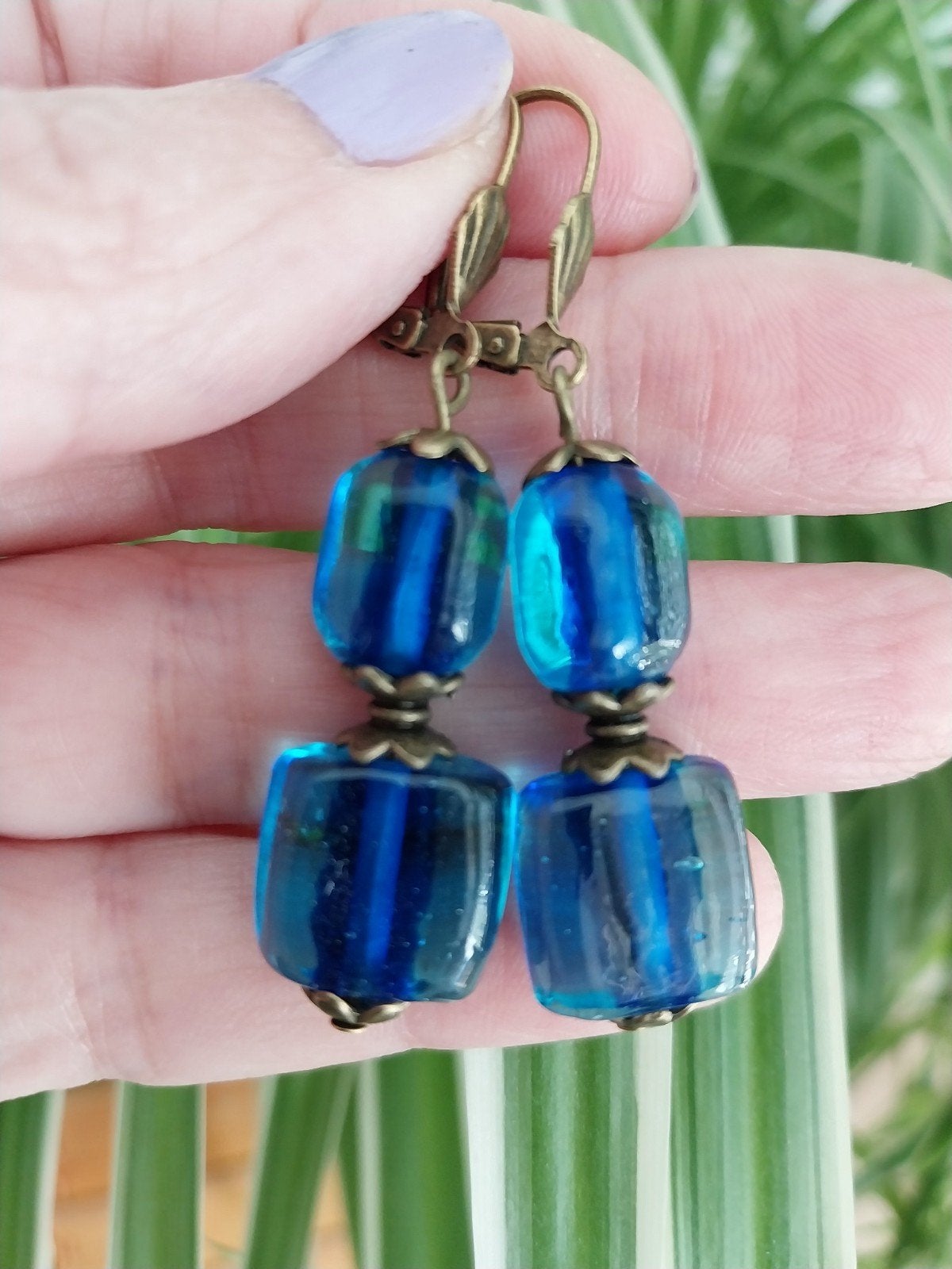 Oorbellen met prachtige blauwe glaskralen #35855, Sieraden, Tassen en Uiterlijk, Oorbellen, Hangers, Blauw, Ophalen of Verzenden
