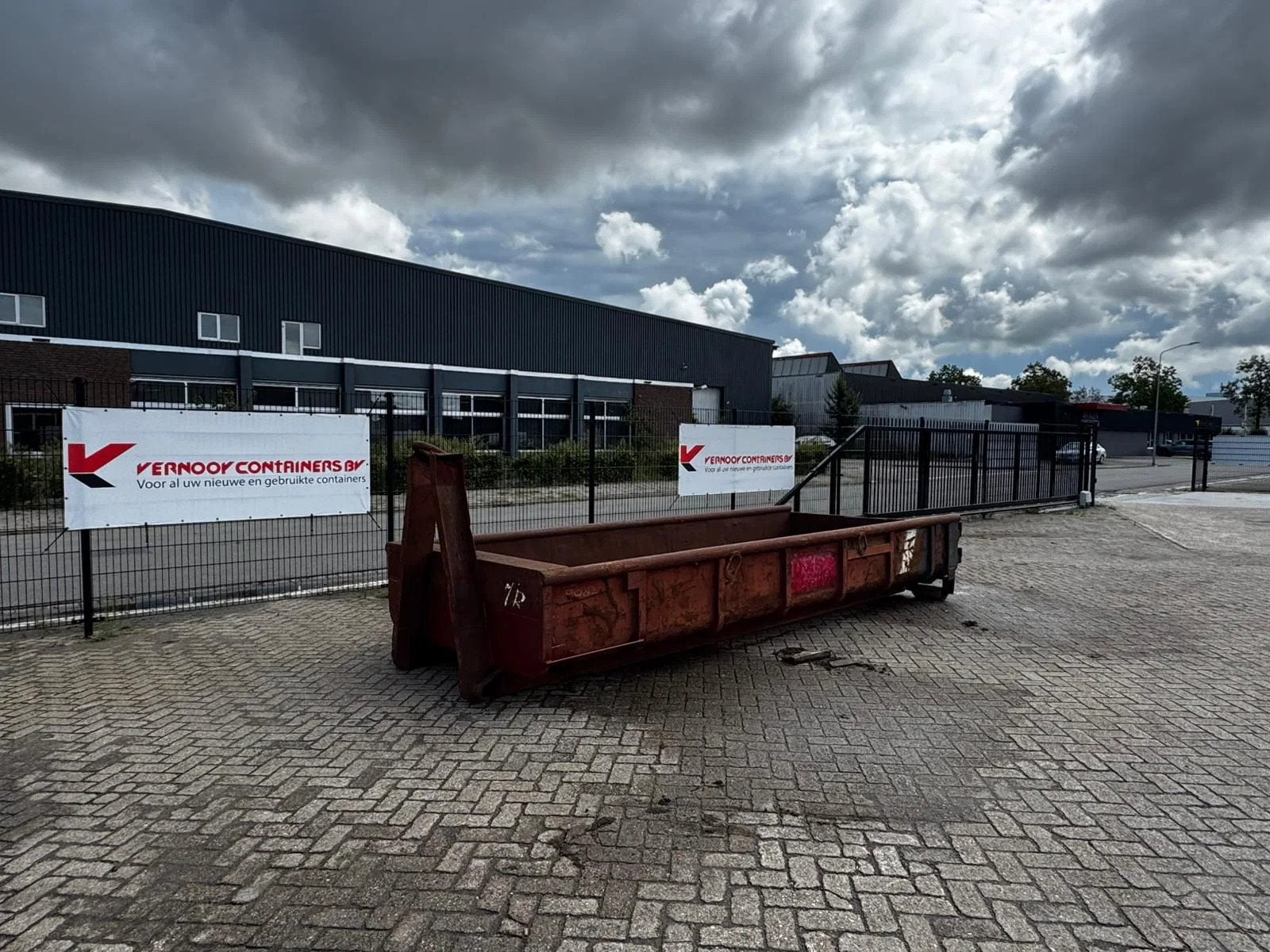 VERNOOY AFZETCONTAINER 9082 6M3, Dave Vernooij, Dave@vernooy.nl, Kellensedwarsweg 9
4004JC  Tiel, NL