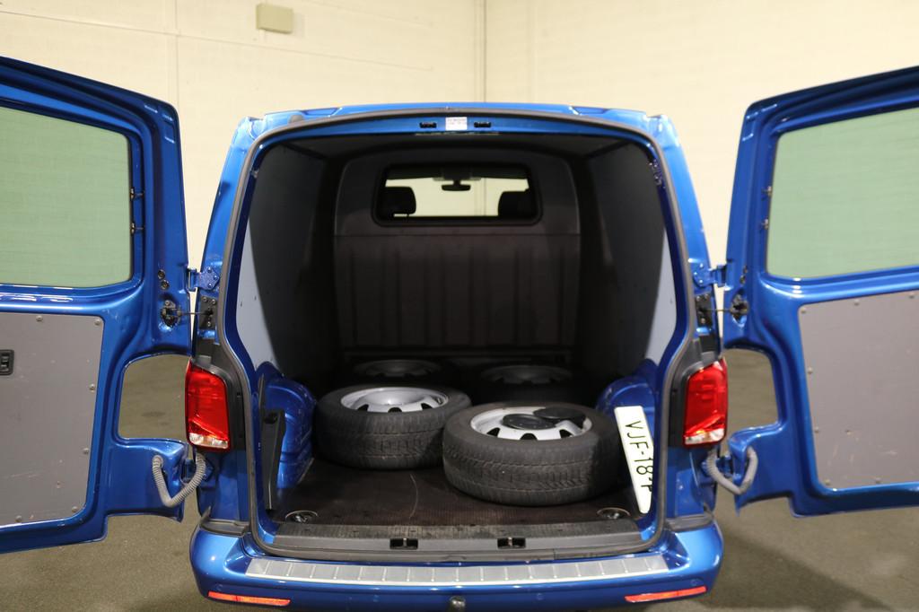 Volkswagen Transporter 2.0 TDI L2 H1 Bulli DC Automaat, Auto's, Stof, Gebruikt, Euro 6, 4 cilinders