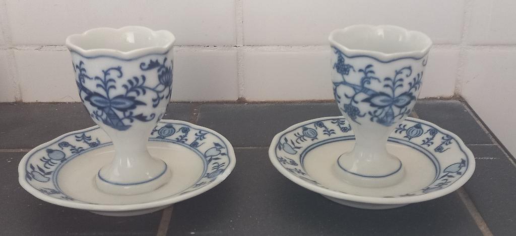 2 Zwiebelmuster eierdopjes, blauw porselein, Gebruikt, Overige typen, Ophalen of Verzenden, Overige stijlen