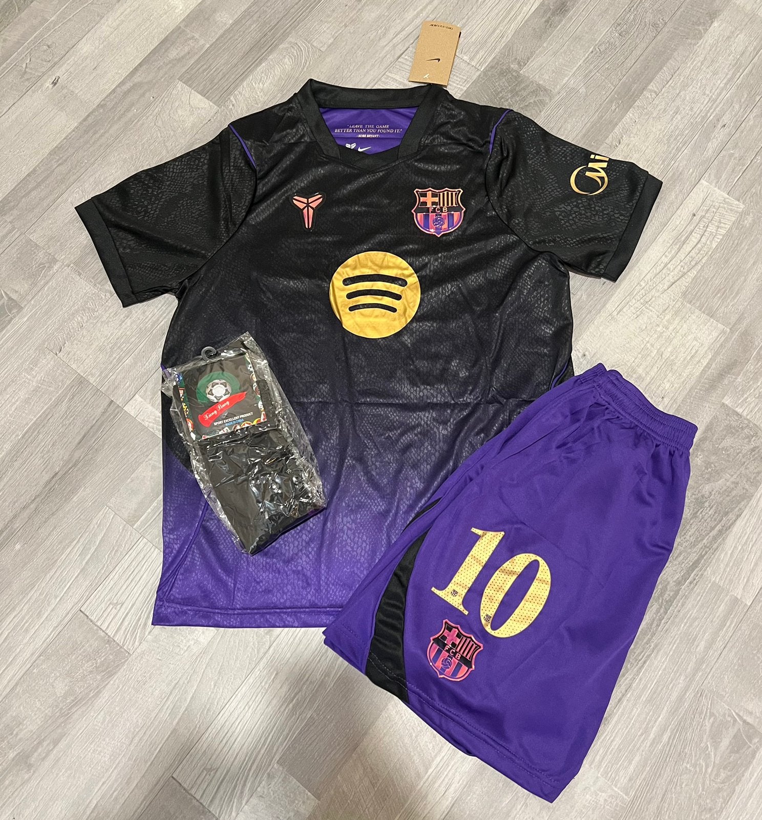 FC Barcelona x Kobe Uit Tenue Set Maat S, Sport en Fitness, Maat S, Ophalen of Verzenden, Zo goed als nieuw, Set