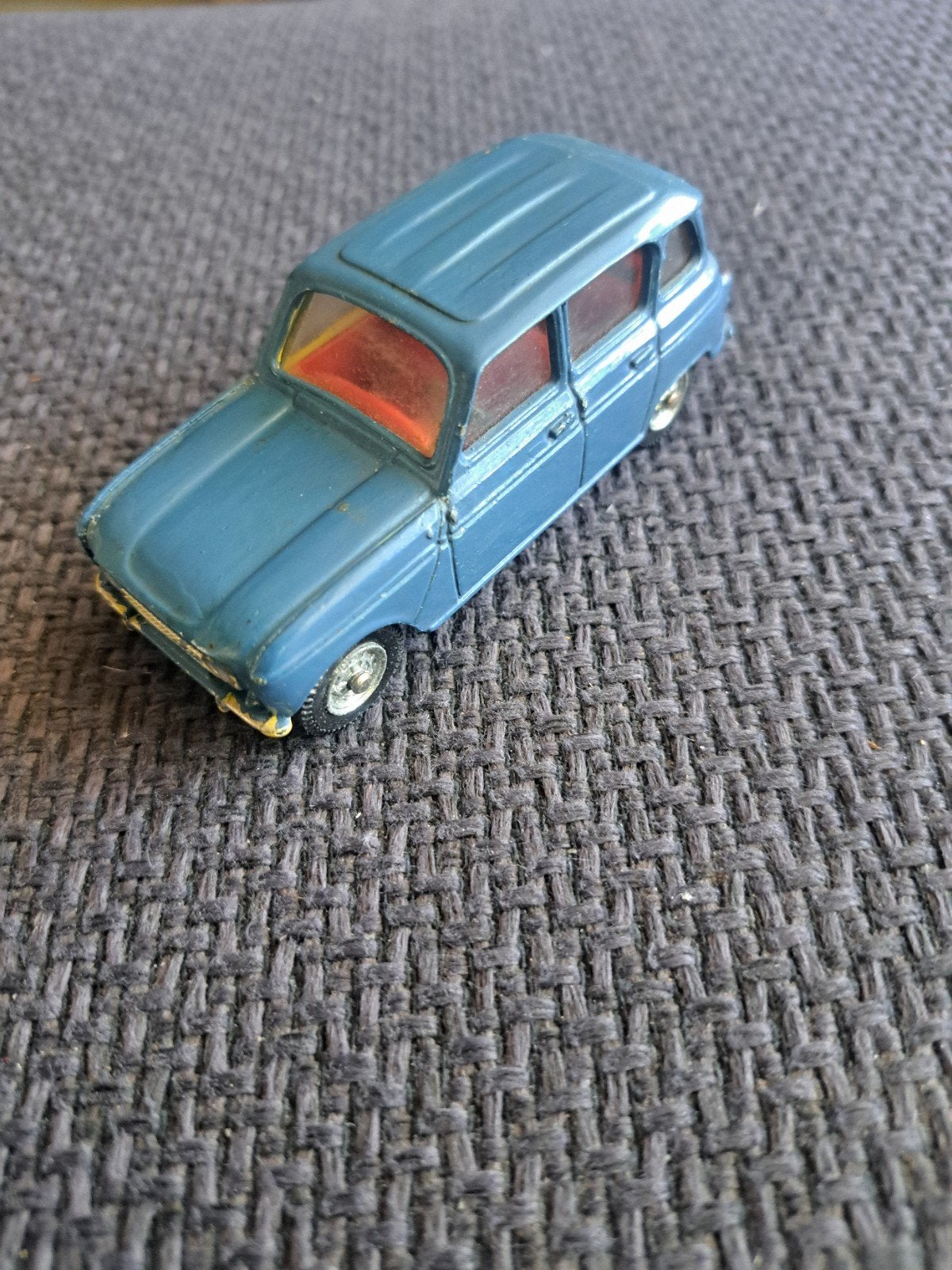 Pilen model Renault 4l, Overige merken, Gebruikt, Auto, Ophalen of Verzenden