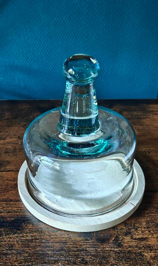 Glazen stolp/botervloot met houten onderzetter, Ophalen of Verzenden