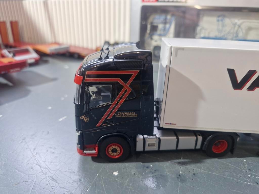 Volvo FH 4 4x2 met kastentrailer wsi van Overveld, Ophalen of Verzenden, Zo goed als nieuw, Bus of Vrachtwagen, Wsi