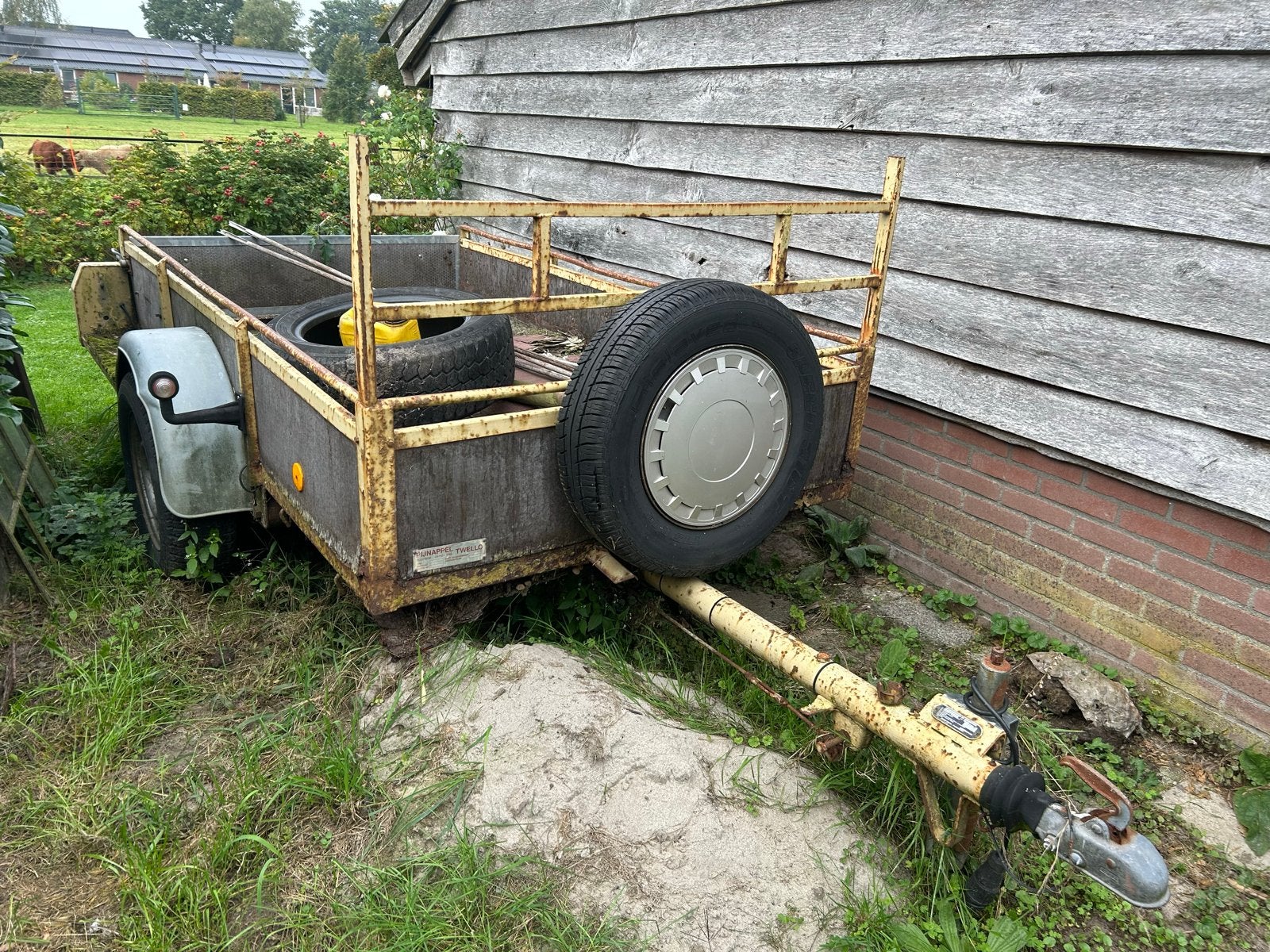 Robuuste aanhanger bak 2.30 bij 1.30 m - Pijnappel Twello, Ophalen, Gebruikt