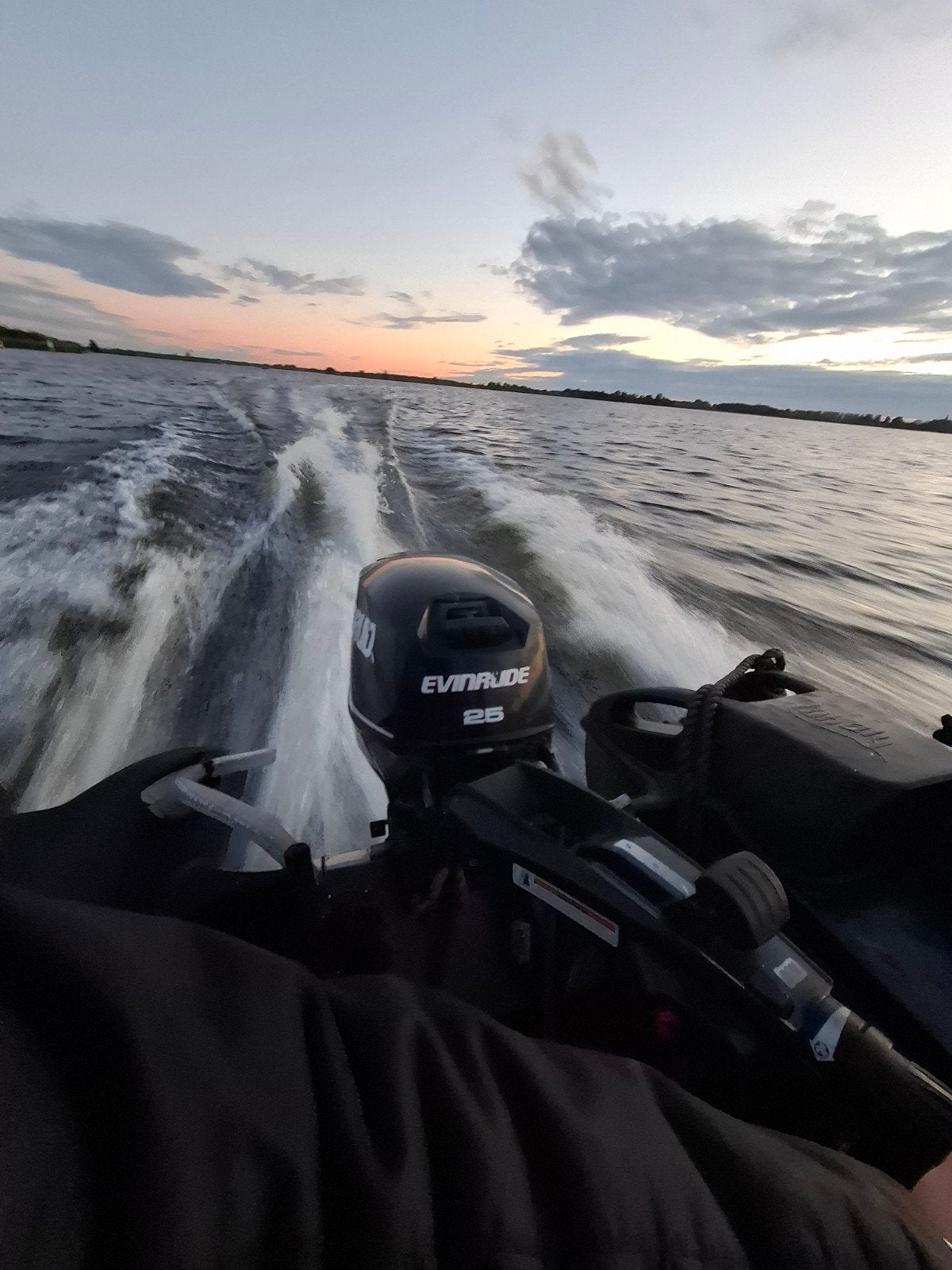 Evinrude E-TEC 25 pk buitenboordmotor (2012), Watersport en Boten, Buiten- en Binnenboordmotoren, Ophalen, Gebruikt, Benzine, 10 tot 30 pk