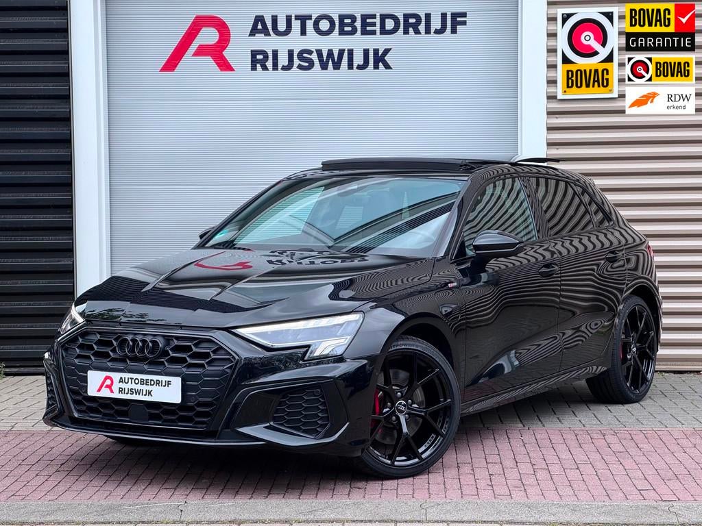 Audi A3 Sportback 45 TFSI e S edition Competition Pano/Camer, Auto's, 12 maanden, Gebruikt, 4 cilinders, Alcantara