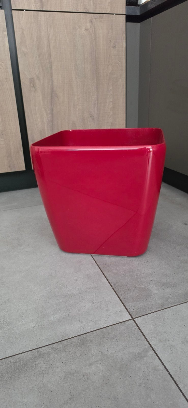Rode Lechuza bloempot, vierkant., Kunststof, Zo goed als nieuw, Minder dan 40 cm, Ophalen