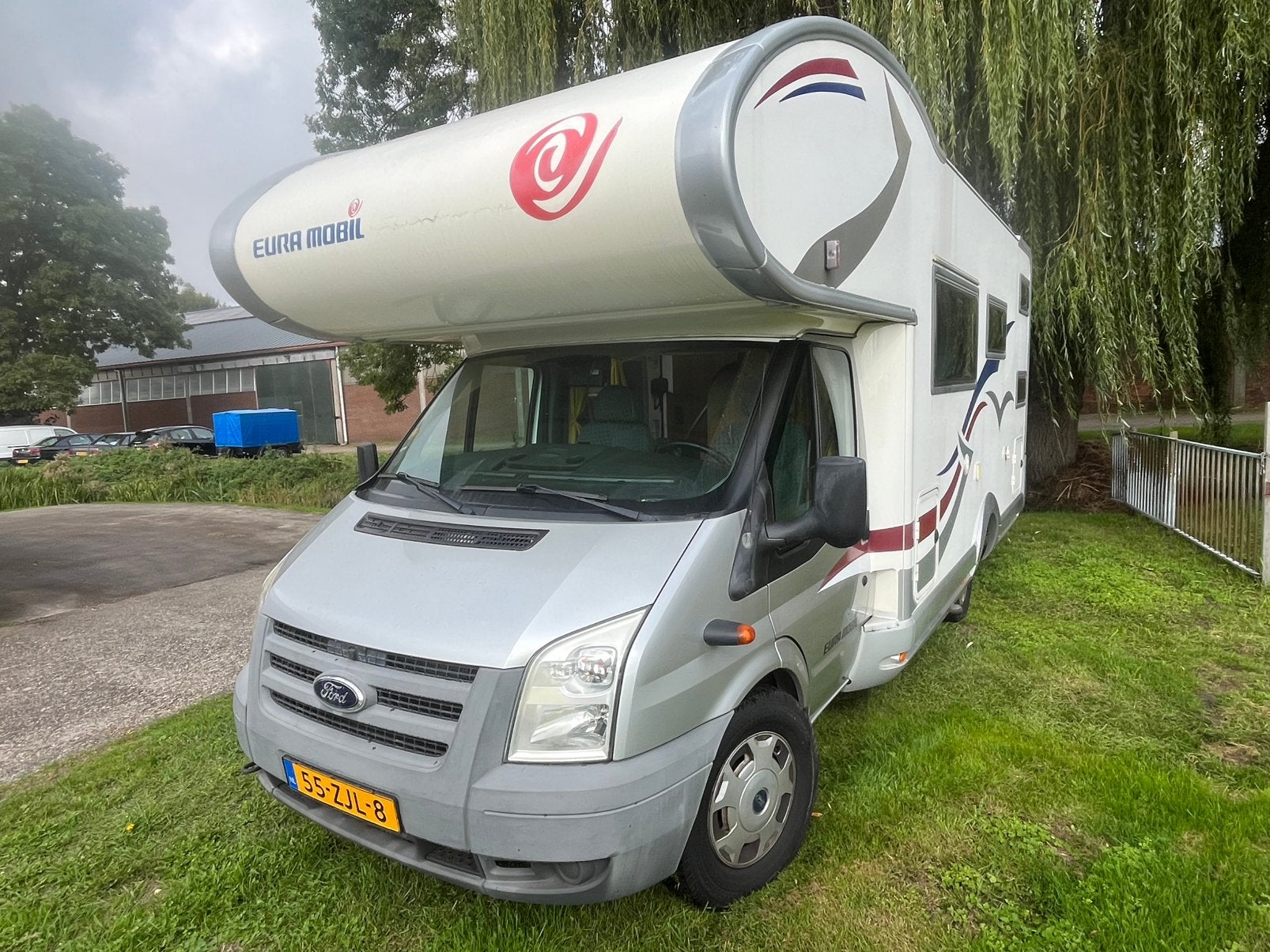 Foto 3 van Ford Transit Eura Mobil 685  2.2 TDC bwj. 2009 6 pers.izgst.