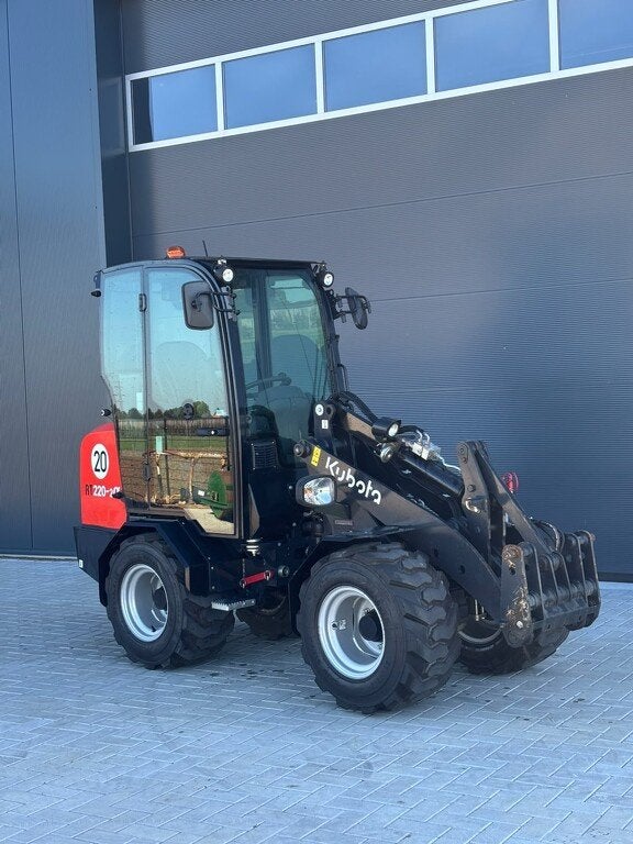Giant g2300 extra HD | 240 uur | 2024, Tobroco, Info@tobroco.nl, Sprendlingenstraat 57
5061 KM  Oisterwijk, Wiellader of Shovel