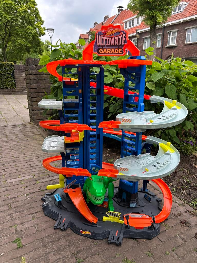 Hot Wheels Ultimate Garage met T-Rex, Ophalen, Gebruikt