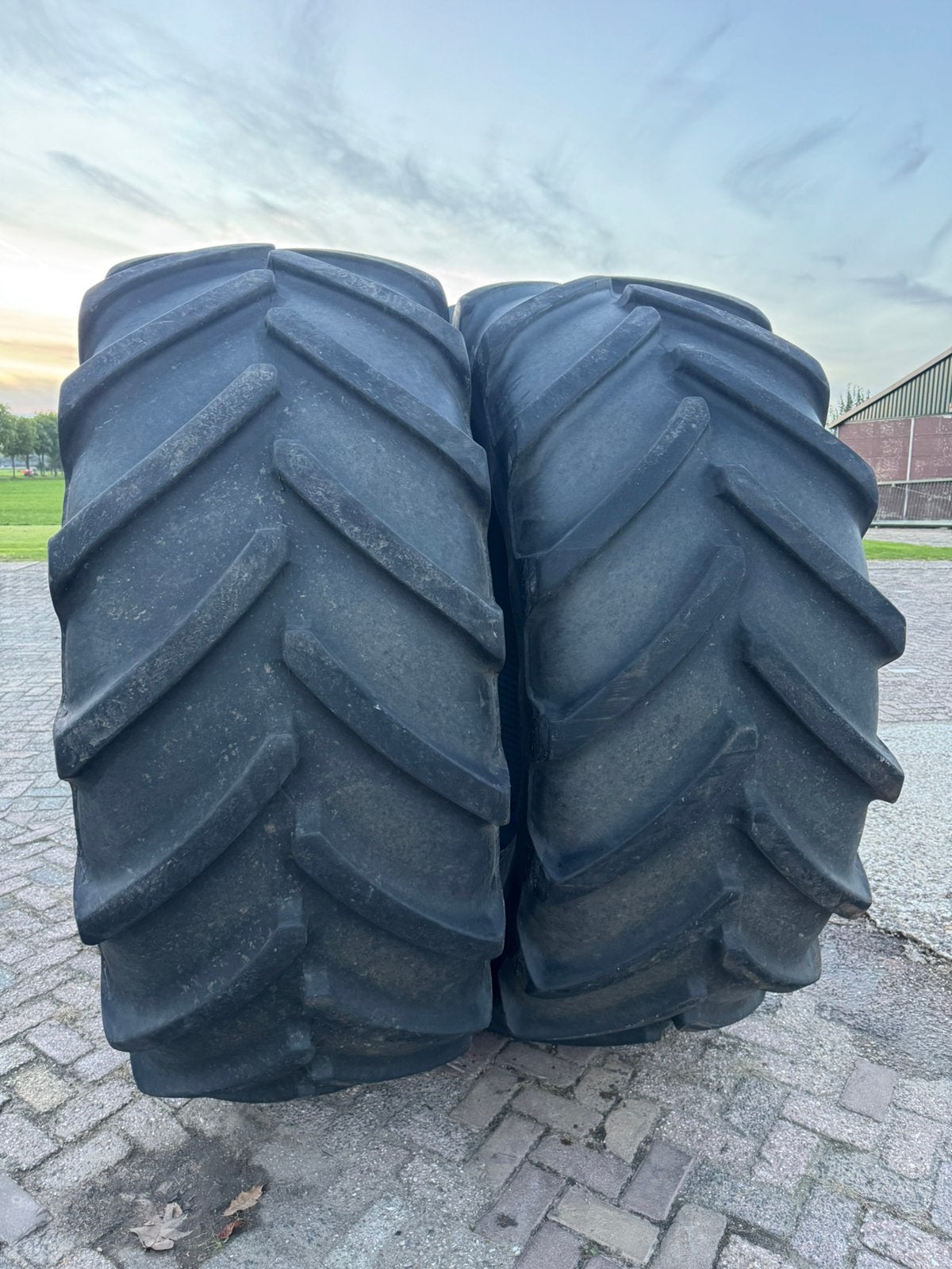 710/70 R42 XM 28 600/70 R28 michelin 650/65 R38 320/70 R24, Zakelijke goederen, Ophalen