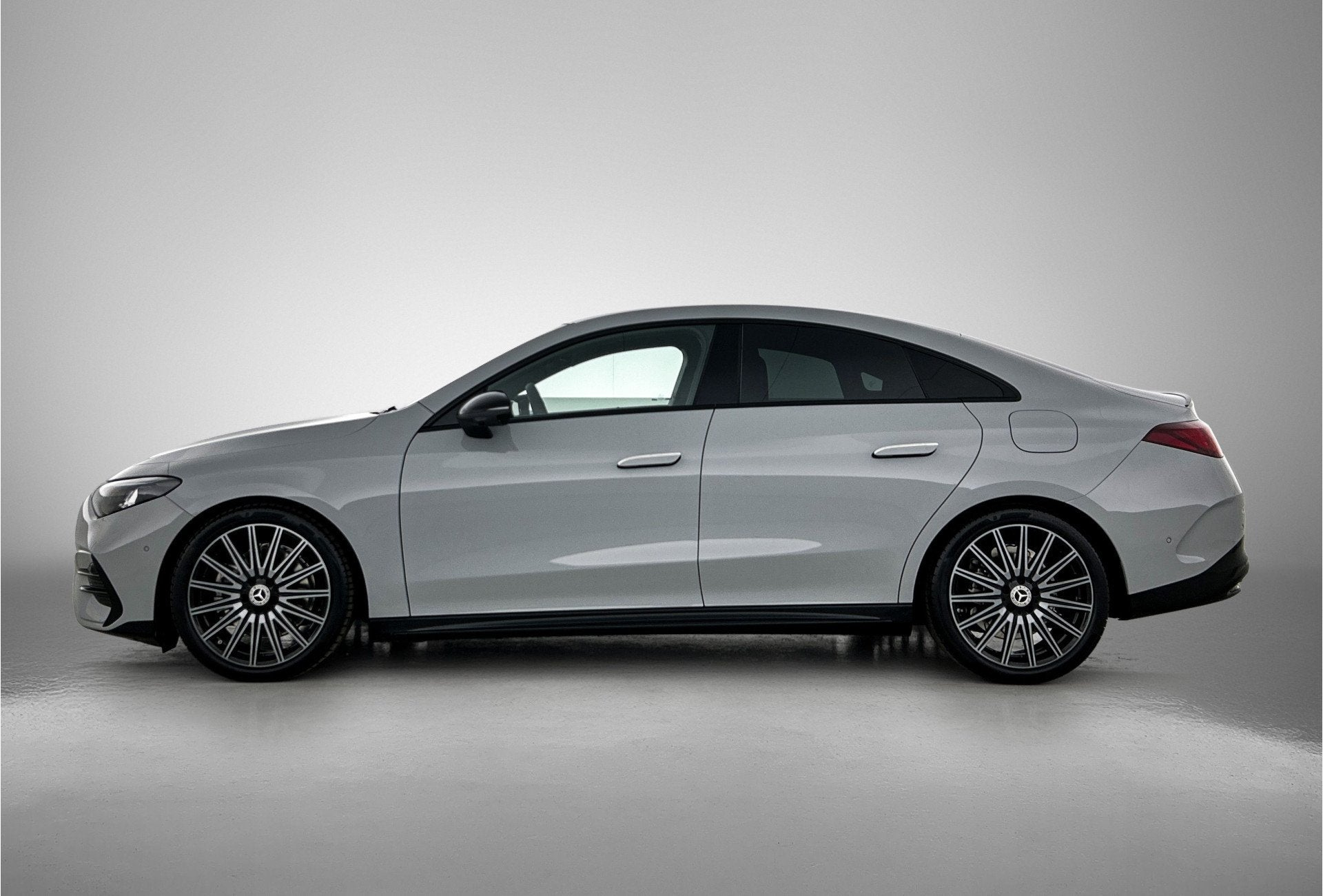 Mercedes-Benz CLA-Klasse 200 Business Solution AMG | Premium, Auto's, CLA, Zwart, 4 cilinders, 1586 kg