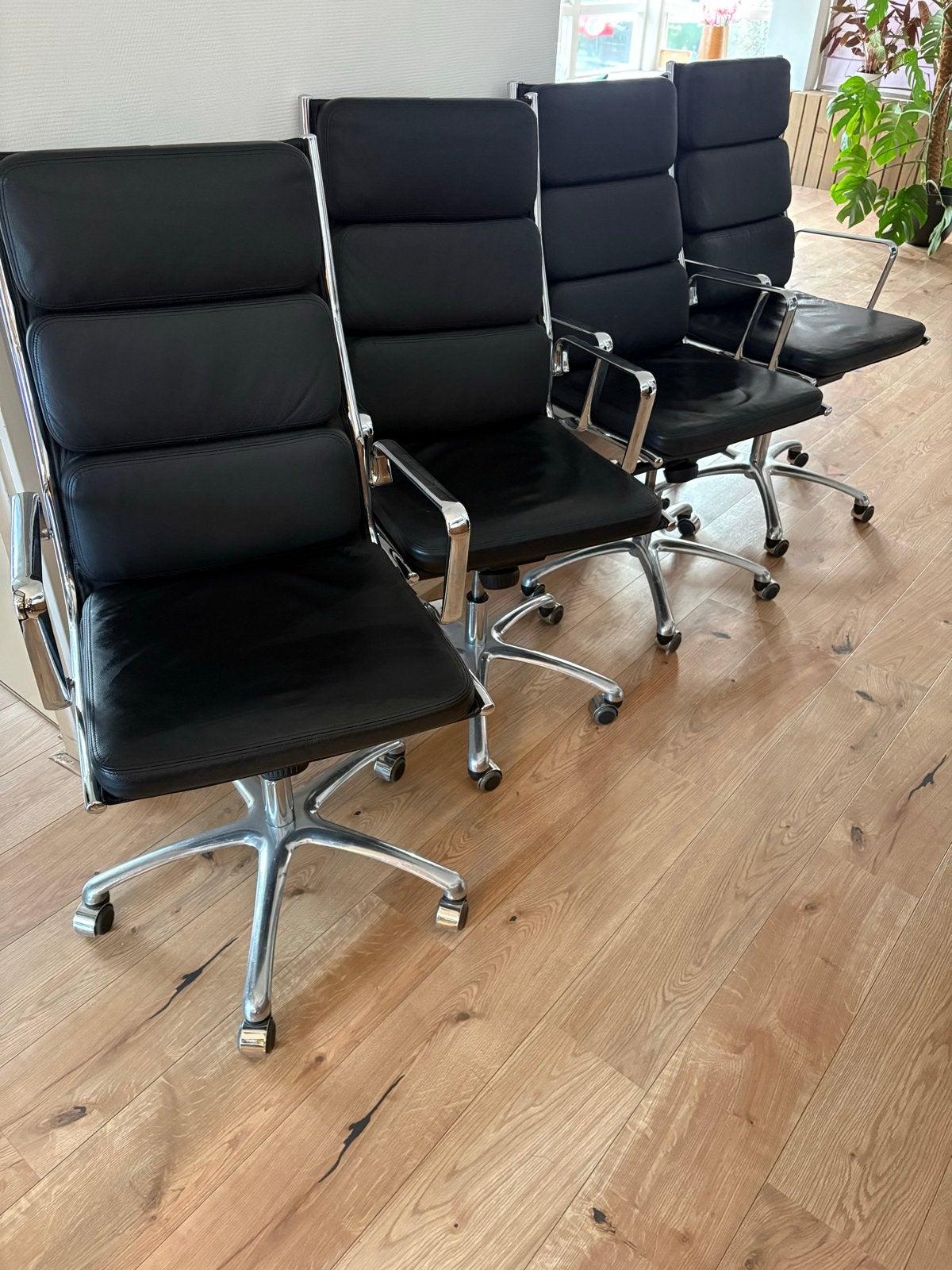Partij van 4 Luxy bureaustoelen, zwart leer, Ophalen, Gebruikt, Zwart, Bureaustoel