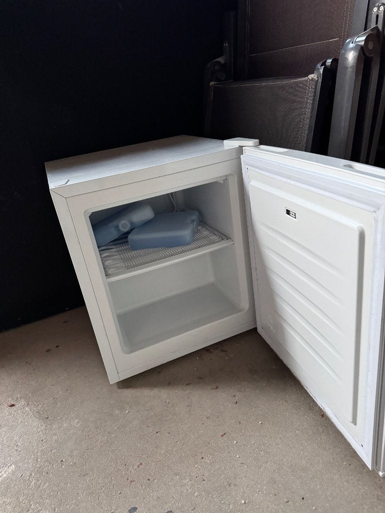 A+ Vriezer 30L, Minder dan 85 cm, Minder dan 60 cm, Zo goed als nieuw, Vrijstaand