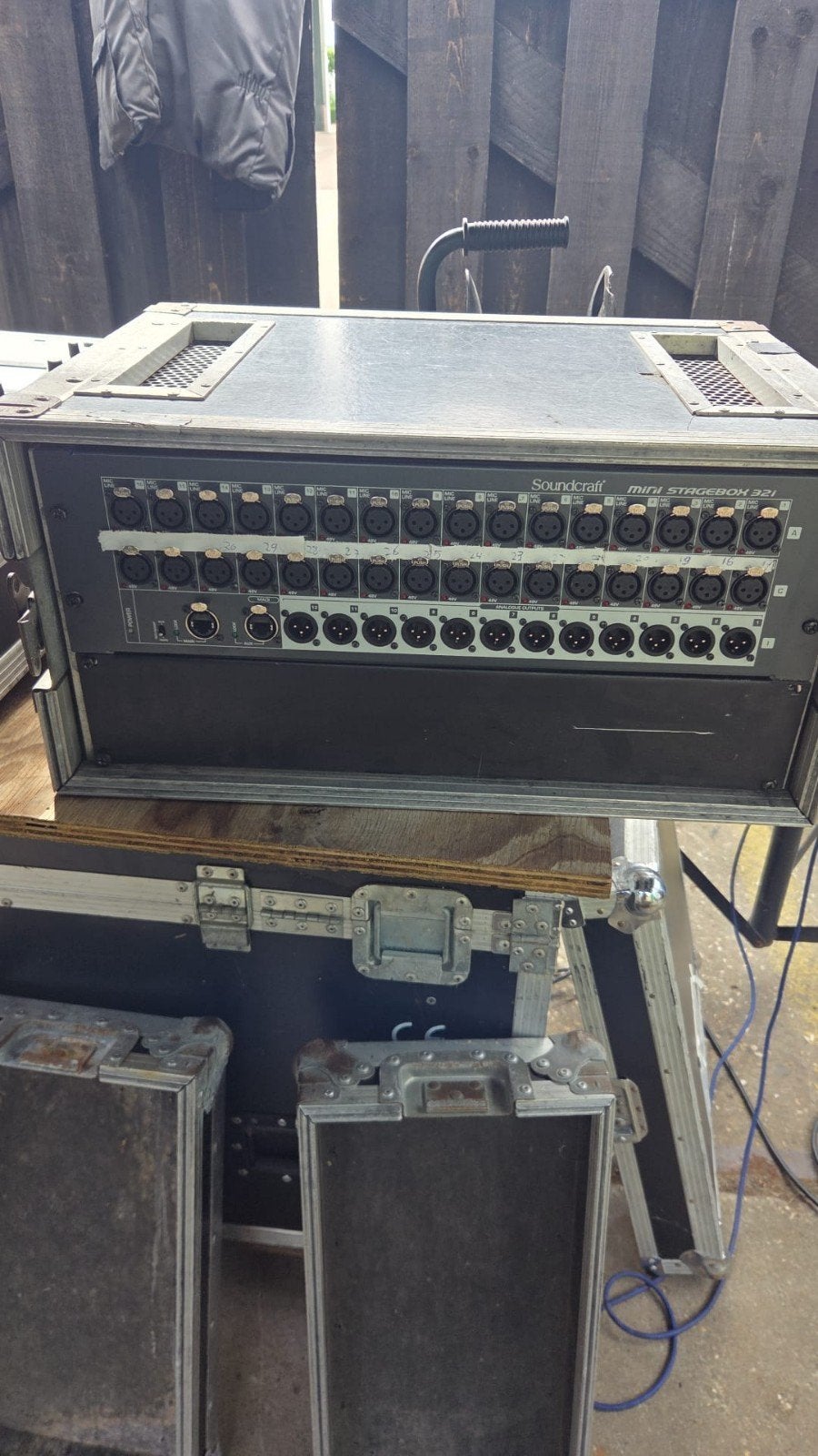 Soundcraft mini stagebox 32i, Ophalen of Verzenden, Zo goed als nieuw, 20 kanalen of meer, Microfooningang
