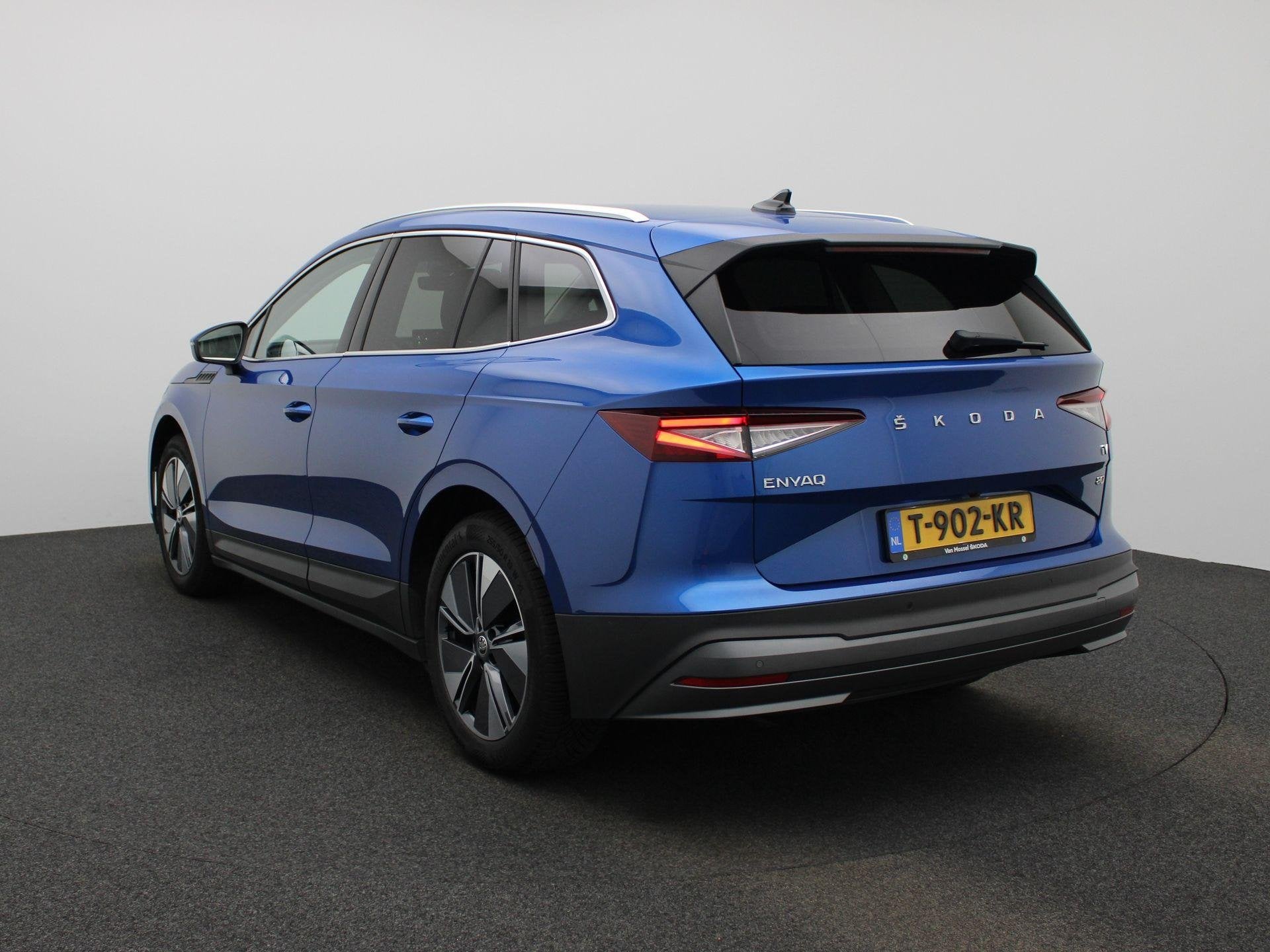 Skoda Enyaq iV 80 Business Edition | Apple Carplay / Android, Auto's, 12 maanden, Achterwielaandrijving, Gebruikt, Blauw