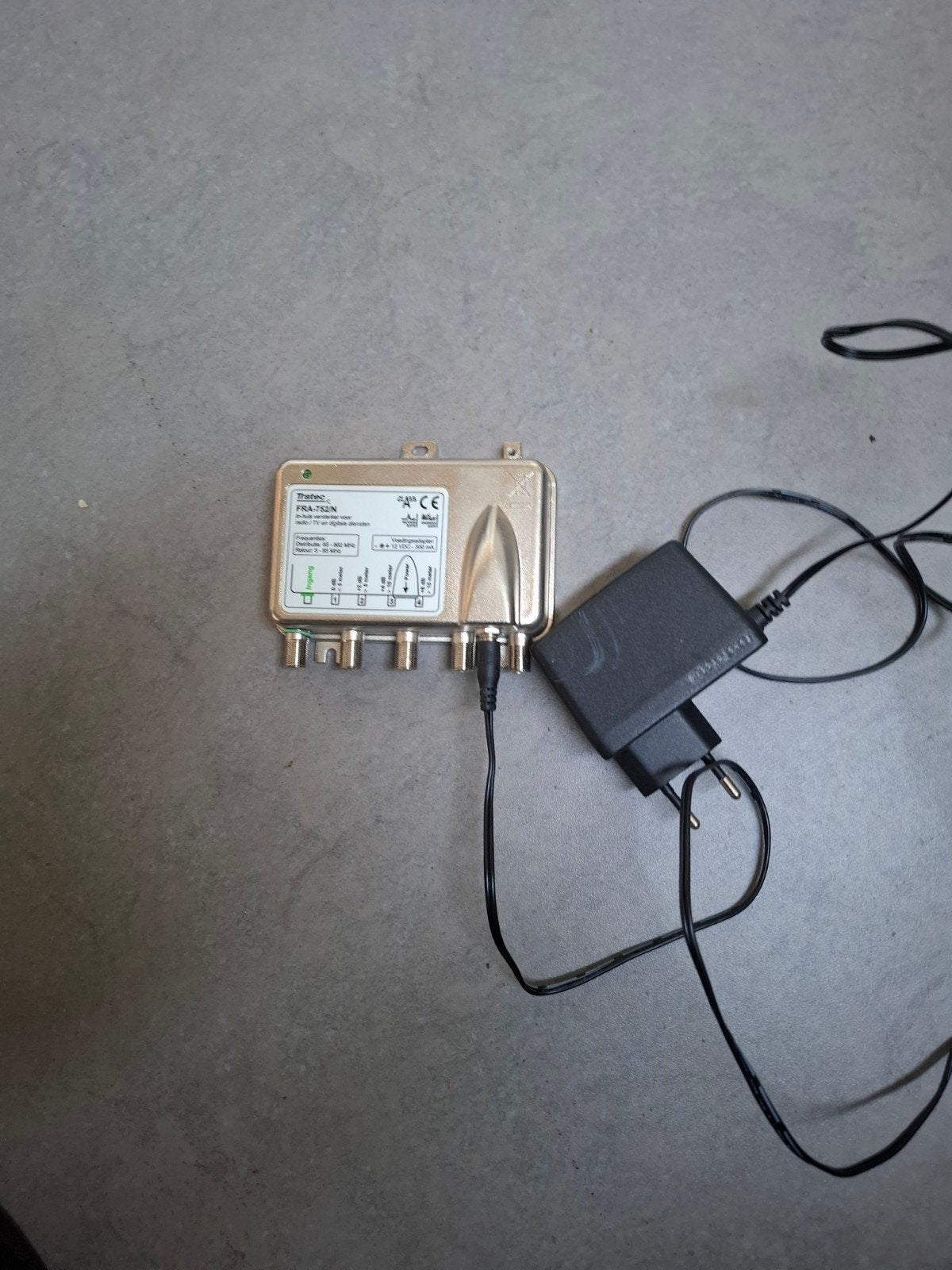 Tratec FRA-752/N Signaalversterker voor Radio/TV, Ophalen of Verzenden, Gebruikt, Minder dan 2 meter, Overige kabels