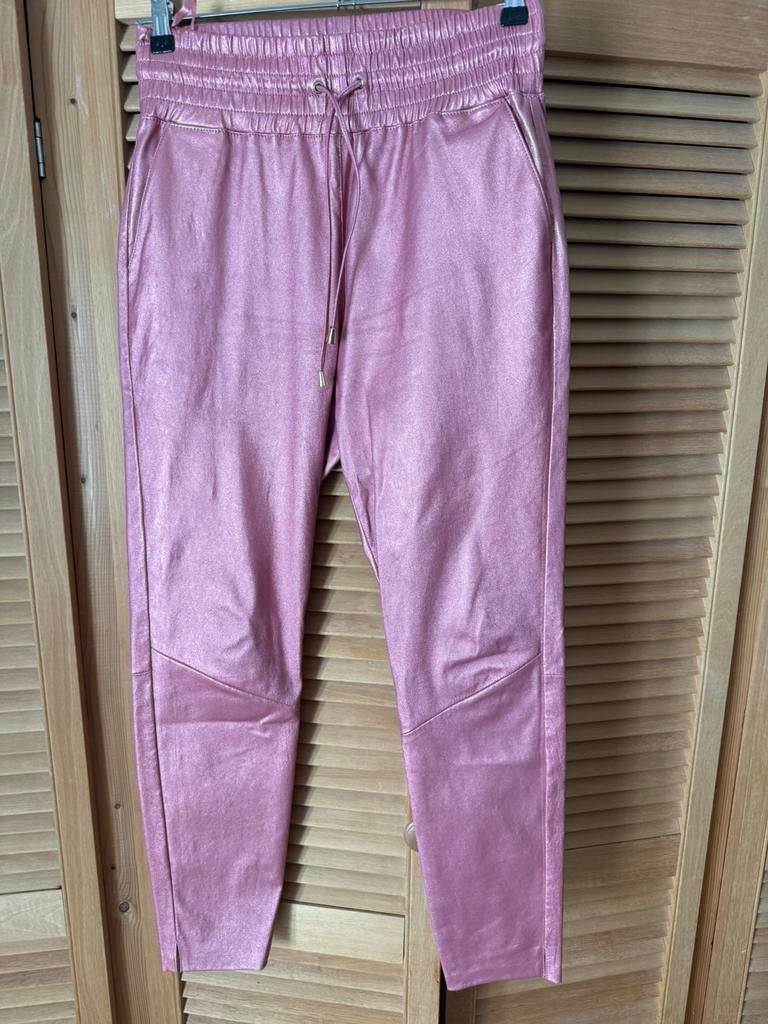 Ibana mettalic leer maat 40, Kleding | Dames, Broeken en Pantalons, Maat 38/40 (M), Ophalen of Verzenden, Zo goed als nieuw, Roze