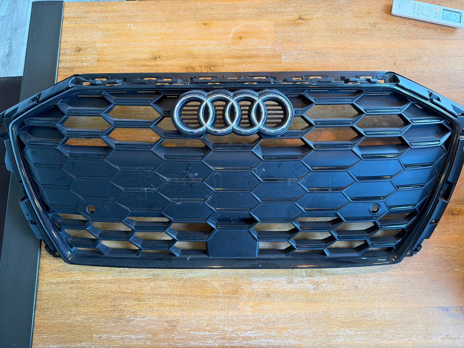 Audi A3 S3 8Y Zwarte Grill - Onderdeelnummer 8Y0853651C, Ophalen, Gebruikt, Voor, Audi