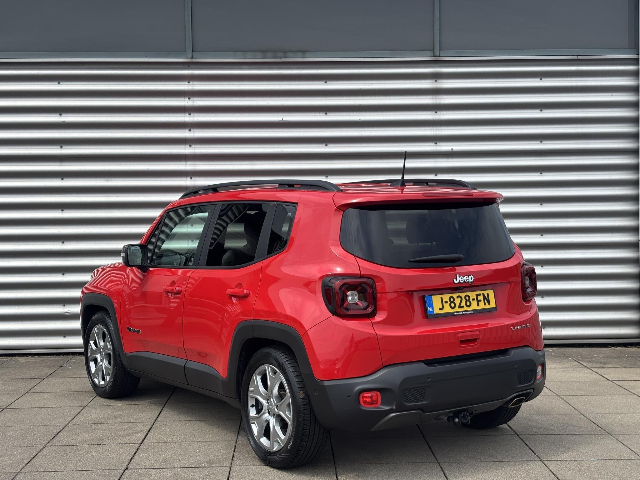 Jeep Renegade 1.3T Freedom Navigatie | Camera | Leder | Stoe, Auto's, Automatische klimaatregeling, Gebruikt, 4 cilinders, 150 pk