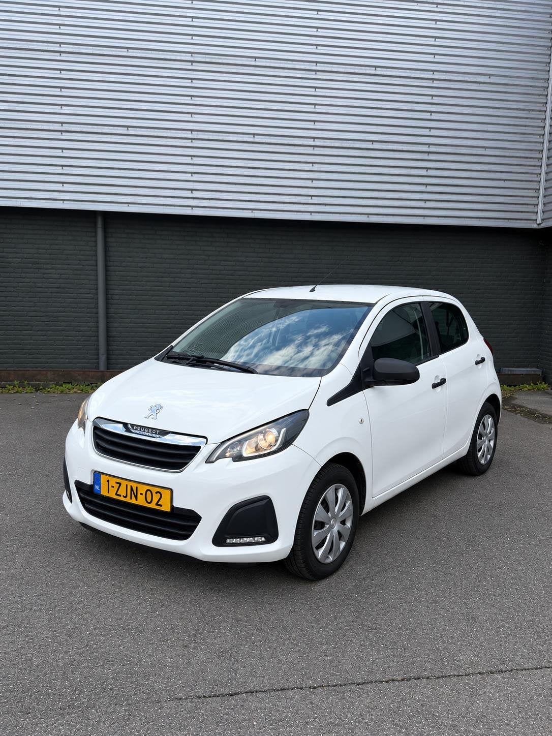 Peugeot 108 1.0 5DR 2015 lage kilometers!!, Auto's, Voorwielaandrijving, 4 stoelen, Wit, Origineel Nederlands