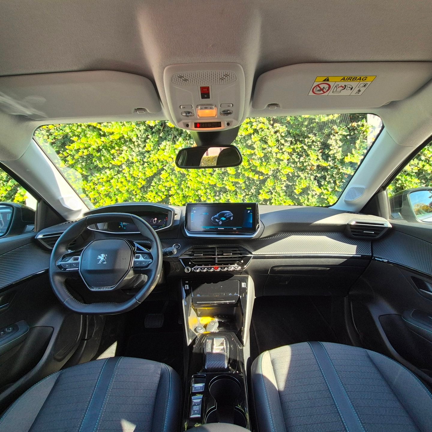 Peugeot E-208 Allure 3-fase| ACC| Cam | Stoelverwarming, Auto's, 136 pk, Gebruikt, Leder en Stof, Grijs