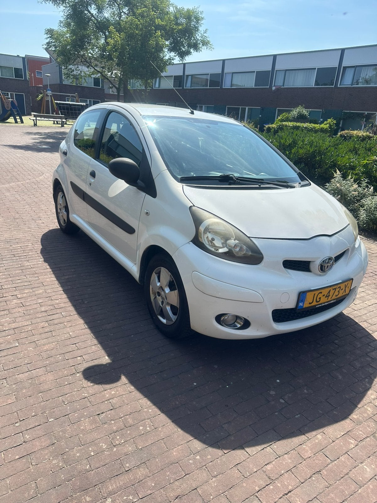 Toyota Aygo 1.0 12V Vvt-i 5DRS 2011 Wit, Auto's, Toyota, Voorwielaandrijving, 4 stoelen, Handgeschakeld, Particulier