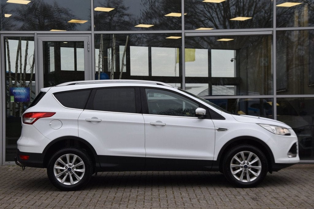 Ford Kuga 1.5 Titanium Navi Camera Trekhaak Leder PDC Cruise, 4 cilinders, Leder en Stof, Wit, Origineel Nederlands