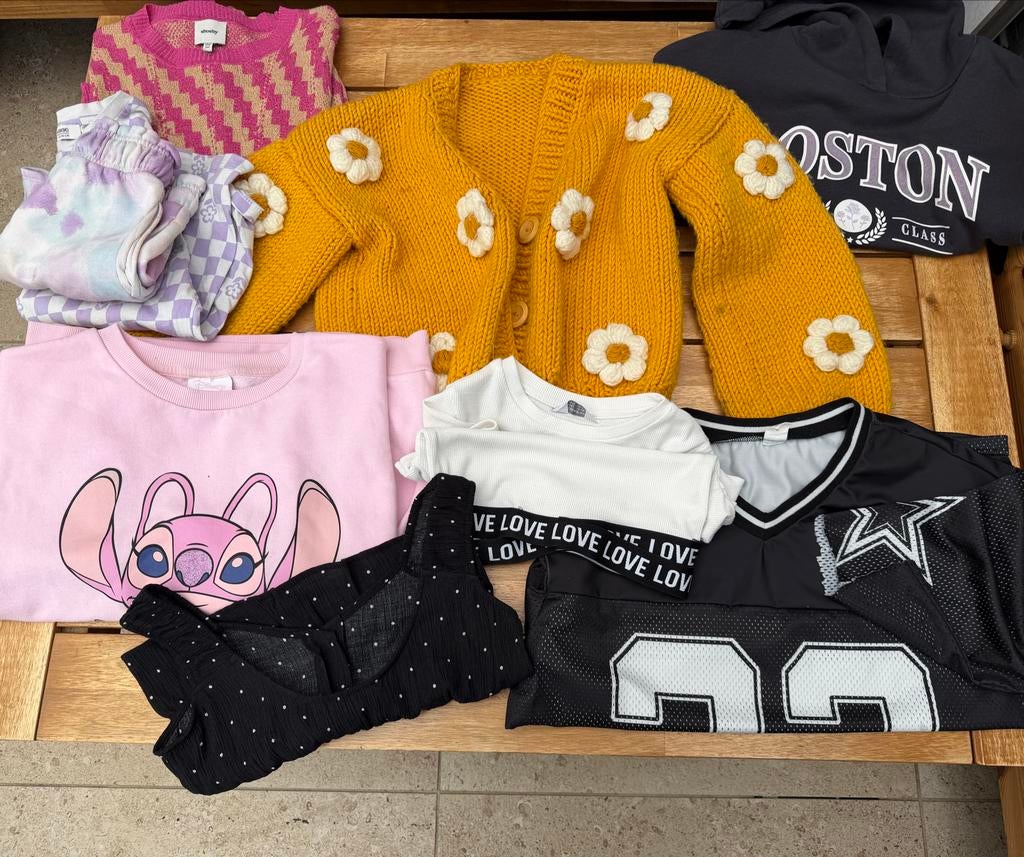 Diverse kledingstukken: truien, vesten, shirts 8 jaar, Ophalen, Gedragen, Maat 38/40 (M), Overige kleuren