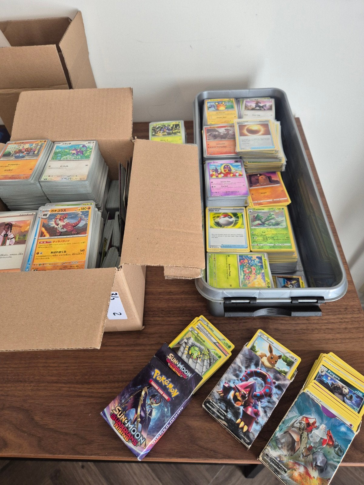 Pokemon bulk + Charizard UPC's (geopend) + accesoires, Ophalen, Zo goed als nieuw, Meerdere kaarten, Foil