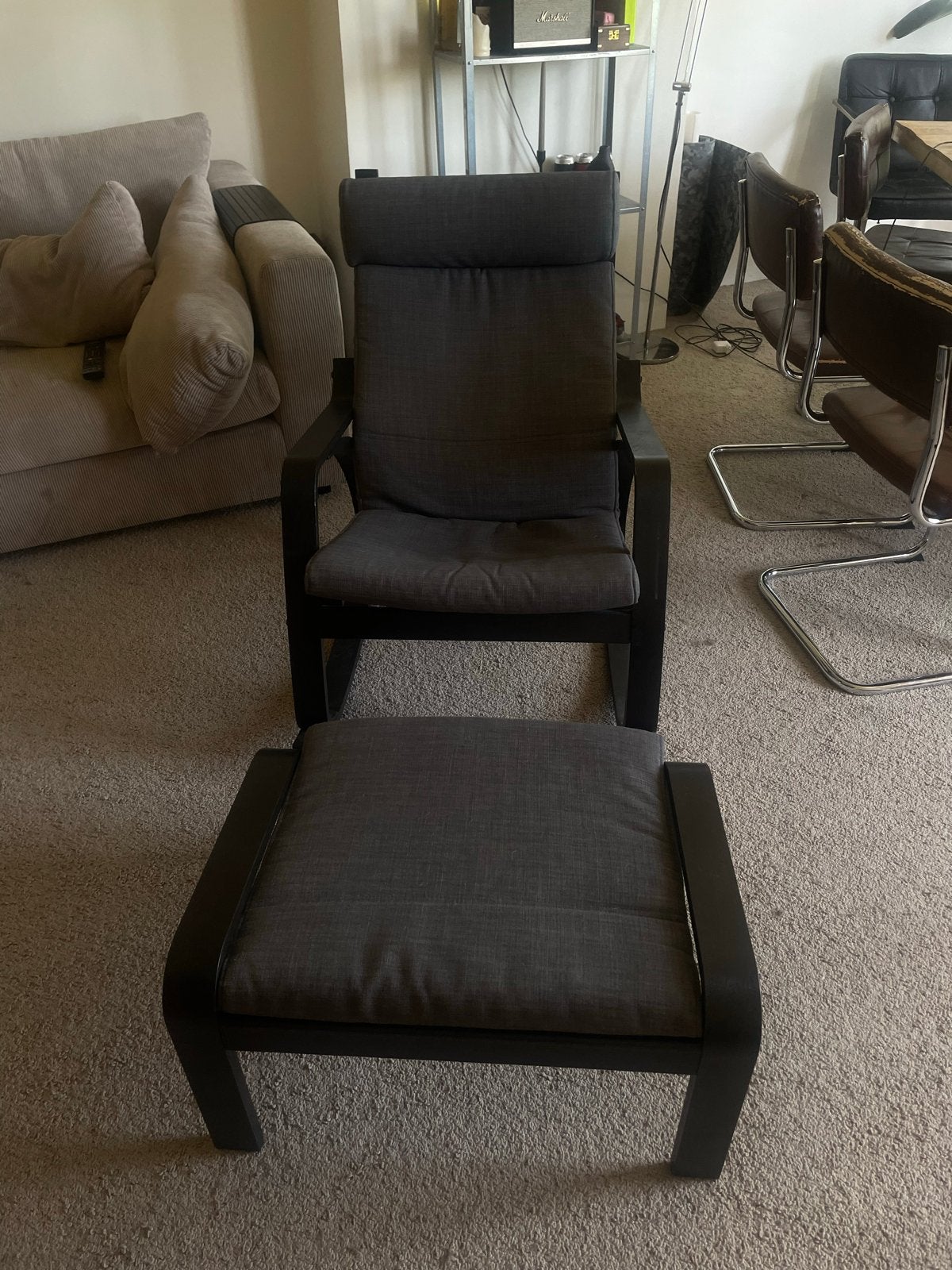 IKEA Poäng Schommelstoel met voetenbank - Zo goed als nieuw, Huis en Inrichting, Fauteuils, 75 tot 100 cm, Ophalen of Verzenden
